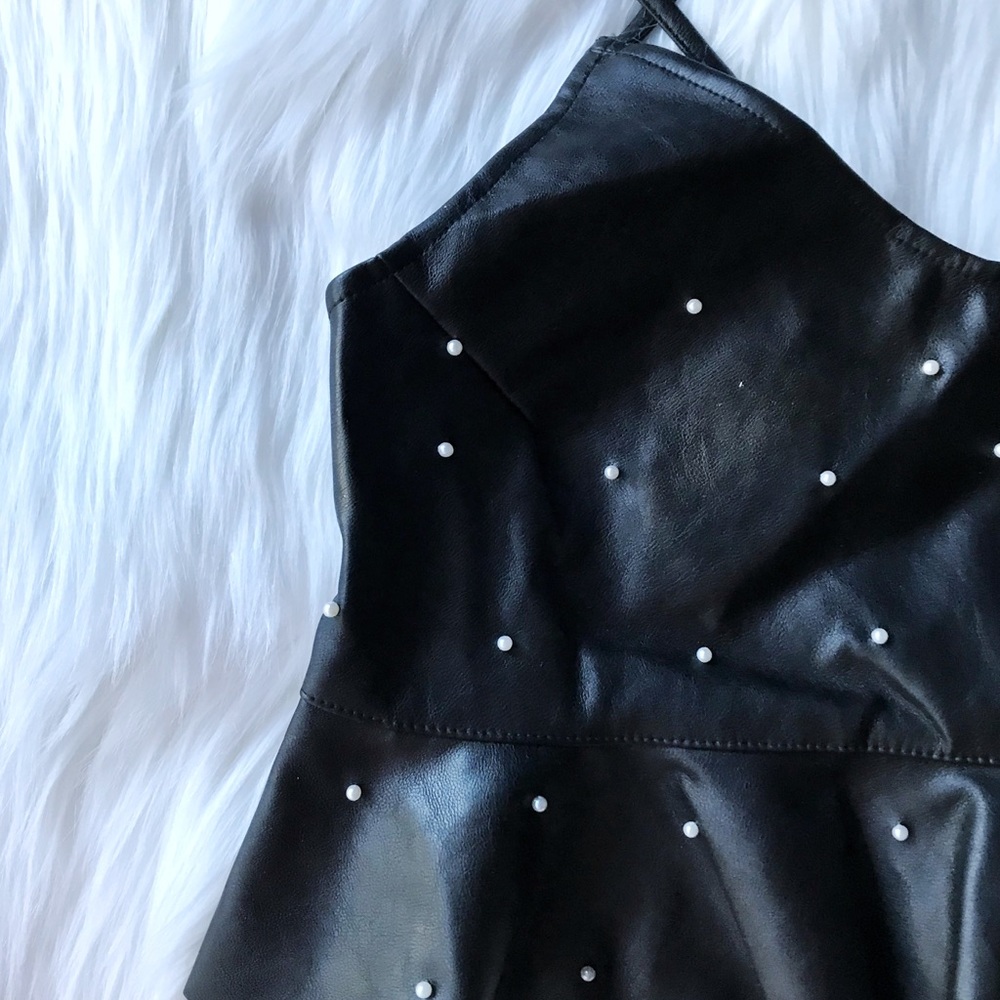 DO+BE Faux Leather & Pearl Crop Top - Picture 5 of 7